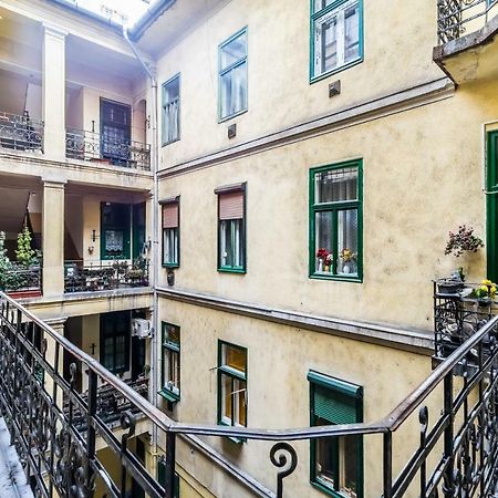 Bpr Colorlib Art Apartment Budapest Ngoại thất bức ảnh