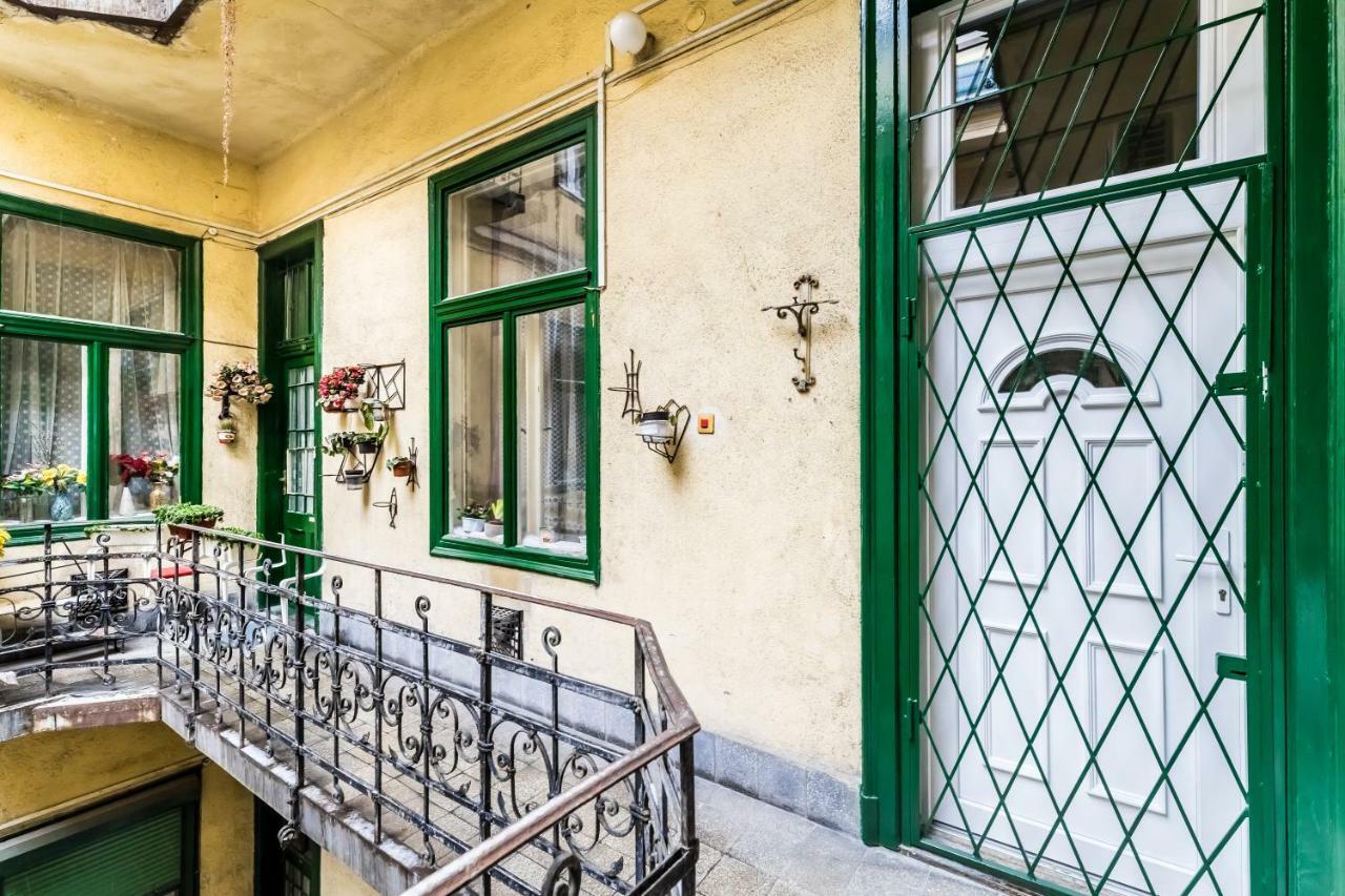 Bpr Colorlib Art Apartment Budapest Ngoại thất bức ảnh