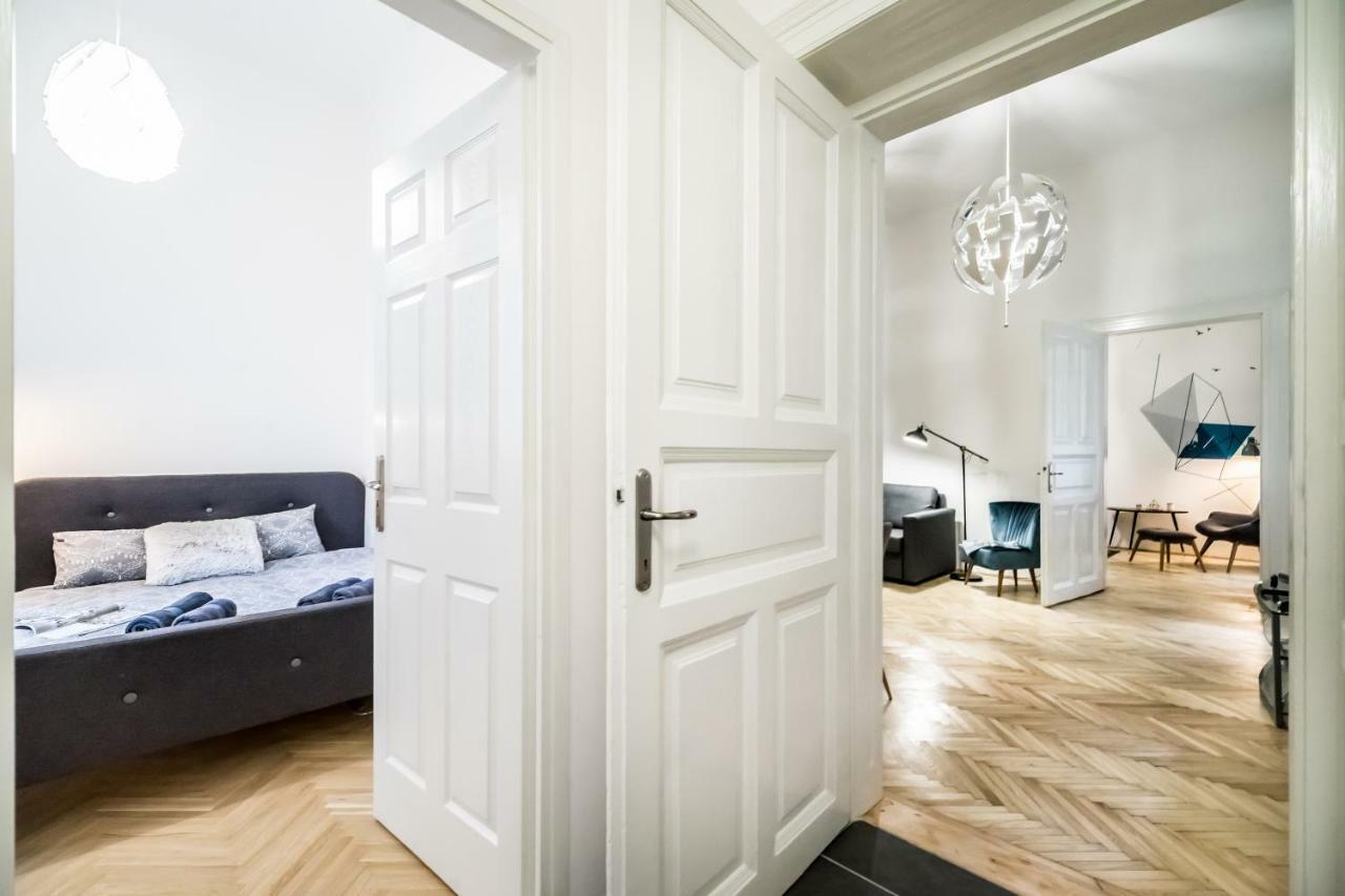 Bpr Colorlib Art Apartment Budapest Ngoại thất bức ảnh
